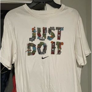 Men’s Nike shirt large